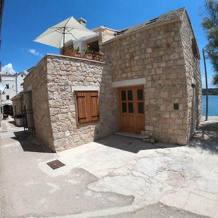 Apartment Vesna Примоштен Екстер'єр фото