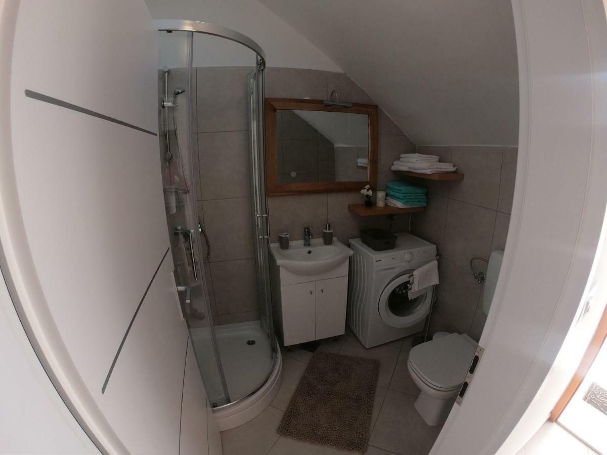 Apartment Vesna Примоштен Екстер'єр фото