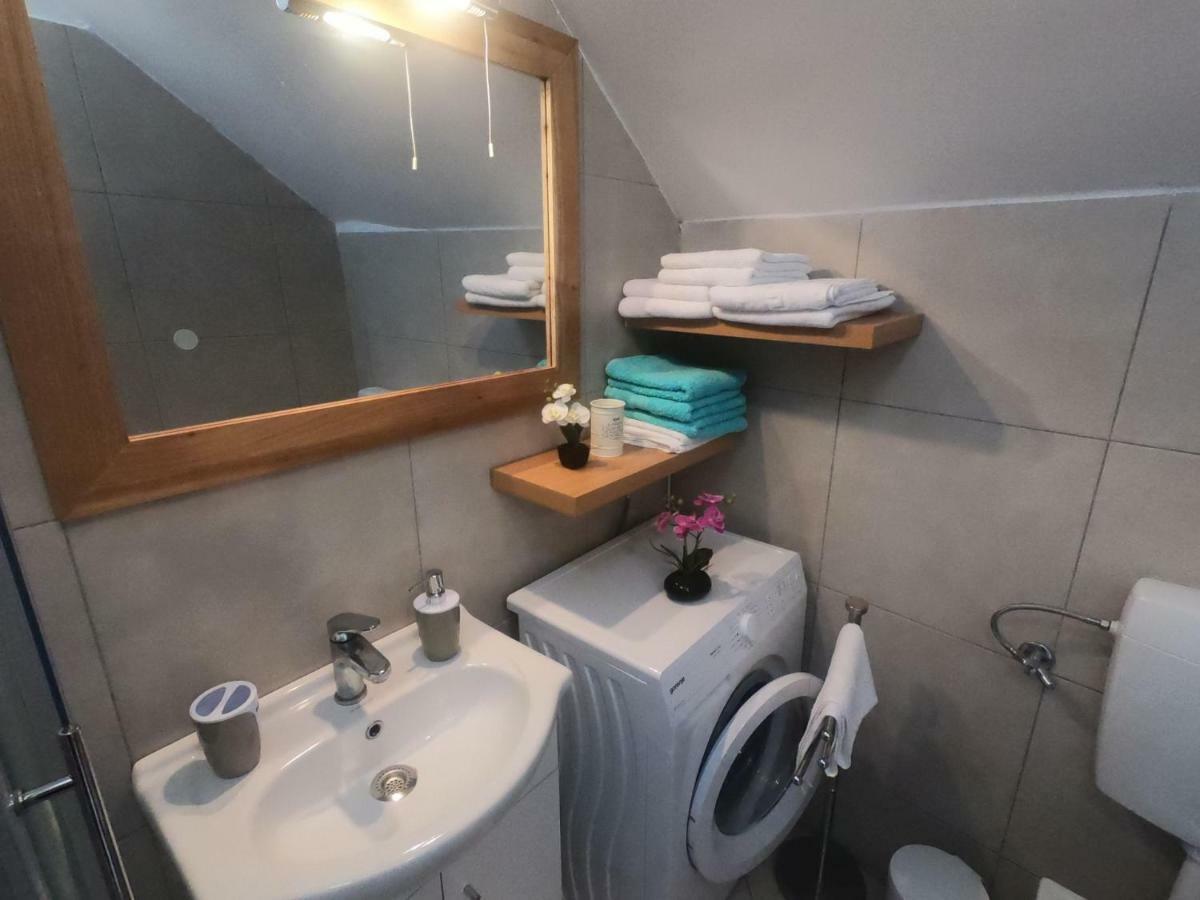 Apartment Vesna Примоштен Екстер'єр фото